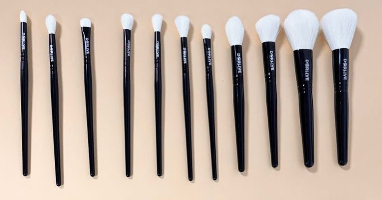 Éclat Kit – 12 Makeup Brushes with Pouch