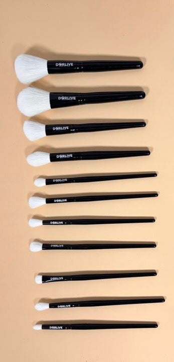 Éclat Kit – 12 Makeup Brushes with Pouch
